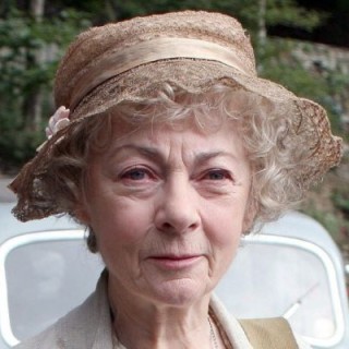 Geraldine-McEwan