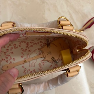 ce3be4bf-6050-4d2f-8cfb-630a87a3fcb9