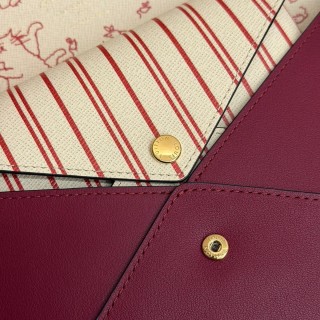 f871d69b-43ff-48de-9dc4-f8386c15e379