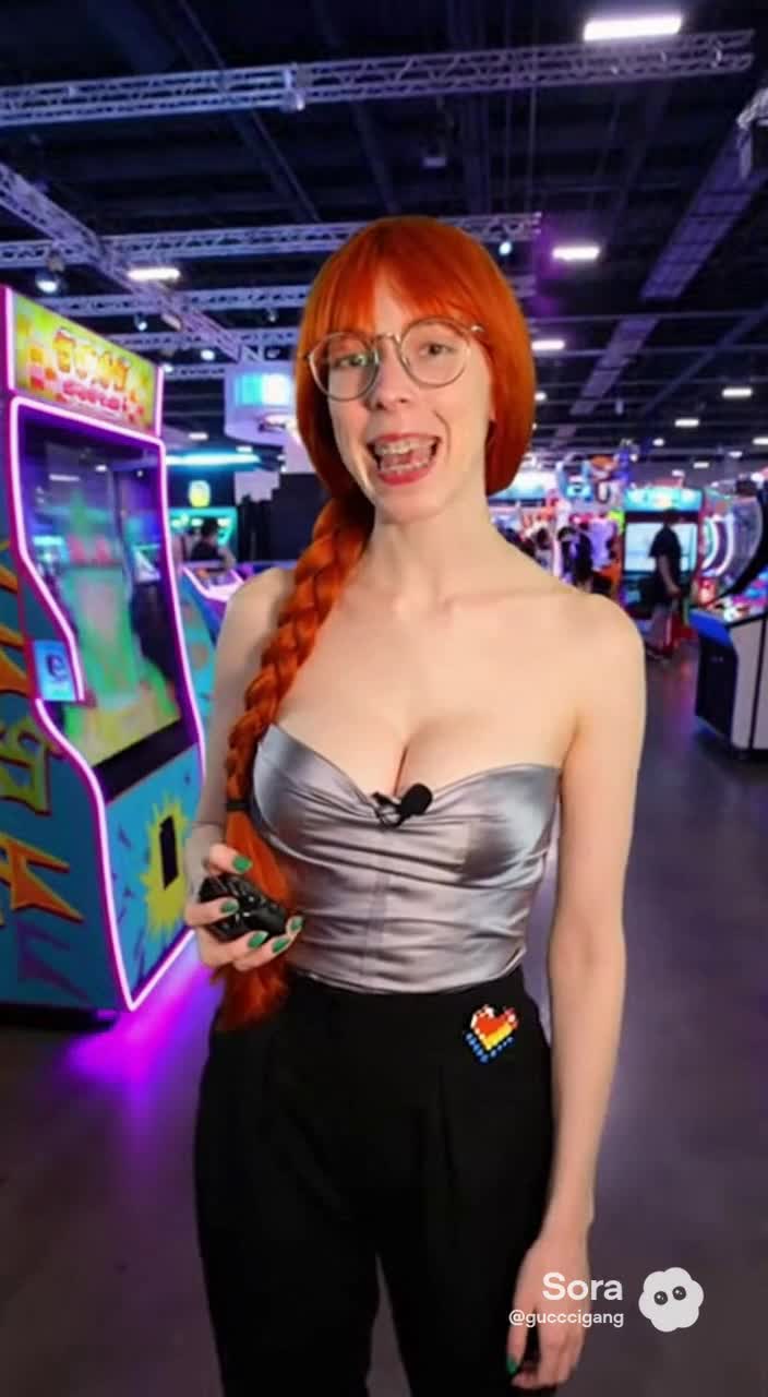 20251208_0729_01kbwtde53f72twhvgrm45ma79.mp4