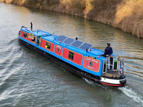 14-narrowboat.jpg