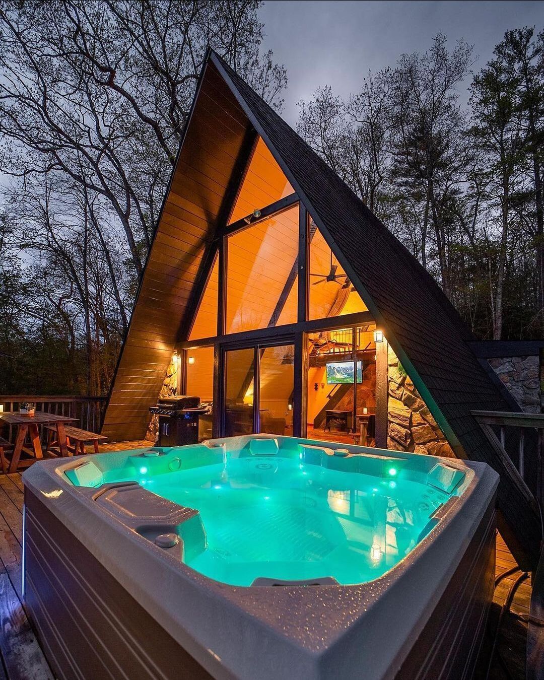 Appalachian A-Frame: Cabana Charmosa com Vista Incrível nas Montanhas