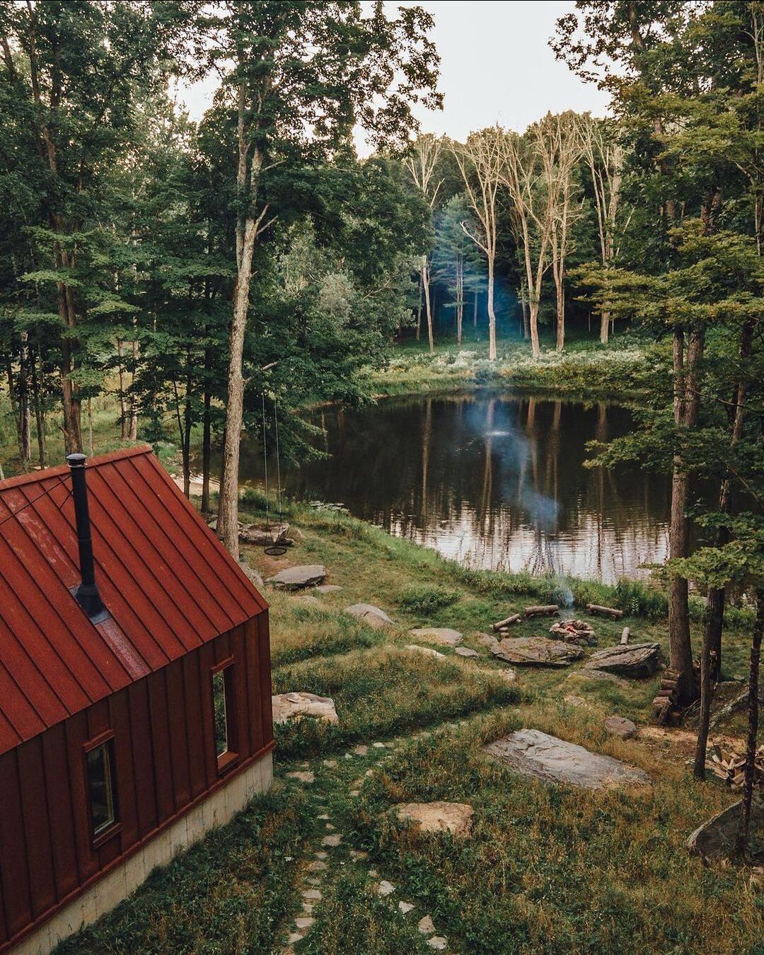 Pond Place: Cabana Moderna na Natureza com Lago e Refúgio Tranquilo