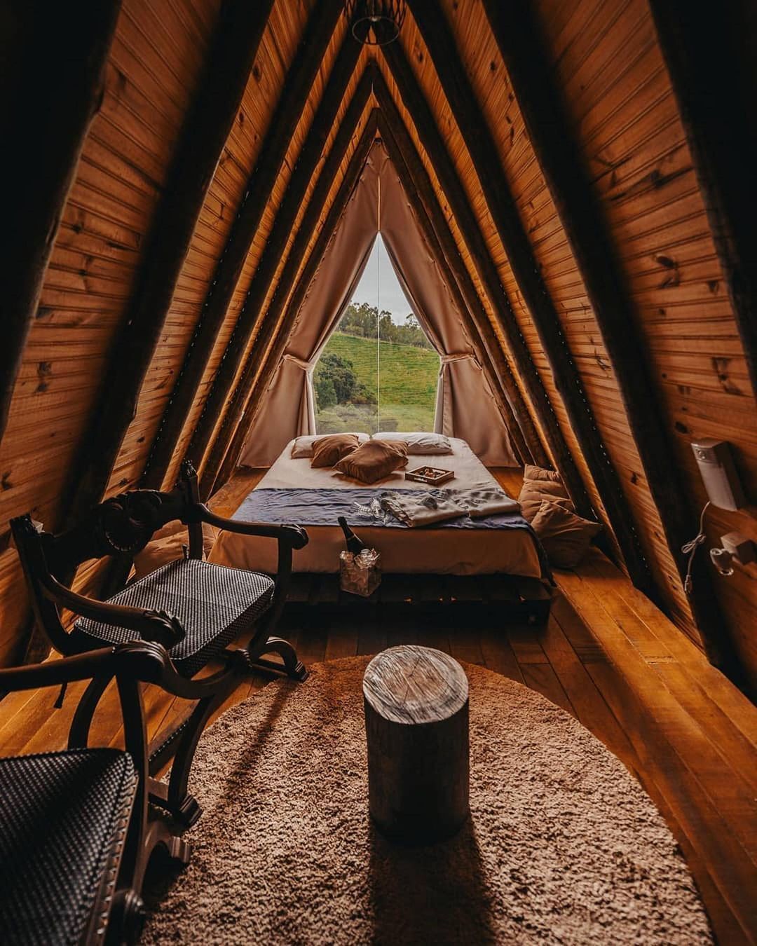 Cabana Home: Refúgio de Arquitetura Aconchegante em Meio à Natureza