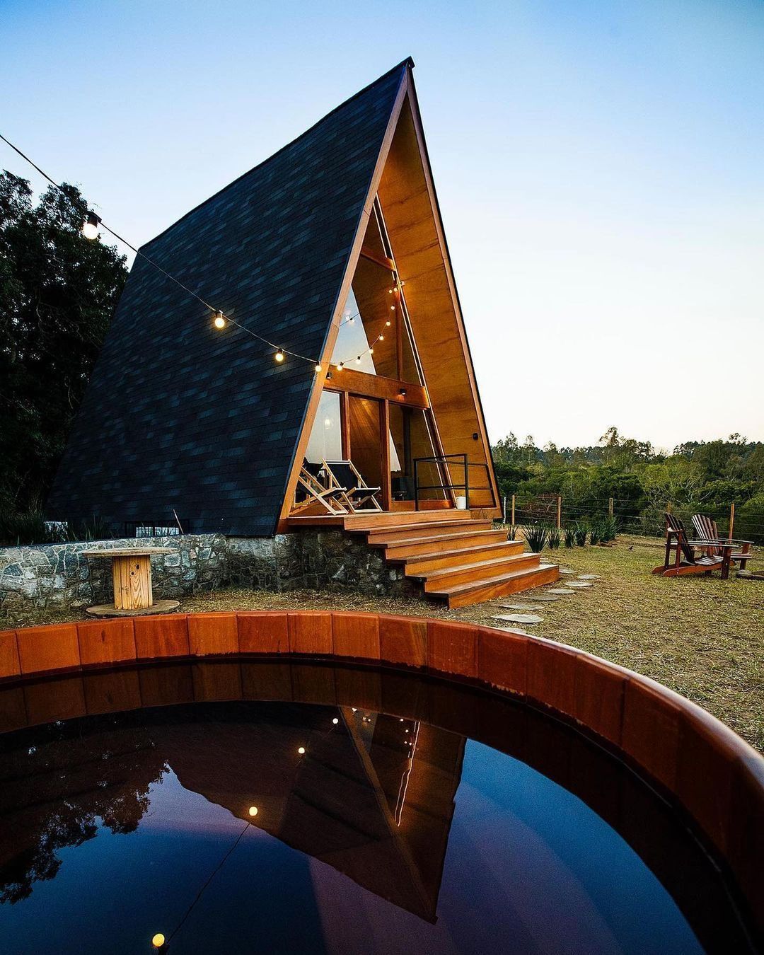 Salto Cabana: Refúgio de Arquitetura Contemporânea em Meio à Natureza